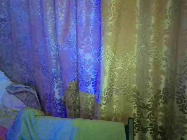 MiaGucci webcam