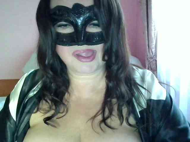 MiaGucci webcam