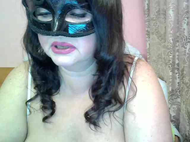 MiaGucci webcam