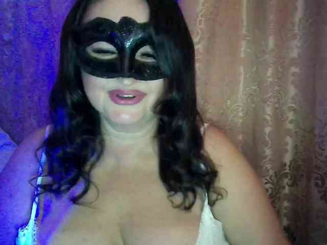 MiaGucci webcam