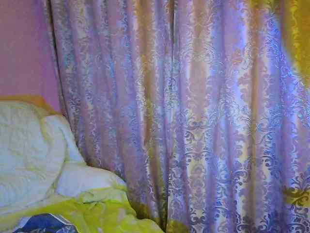 MiaGucci webcam
