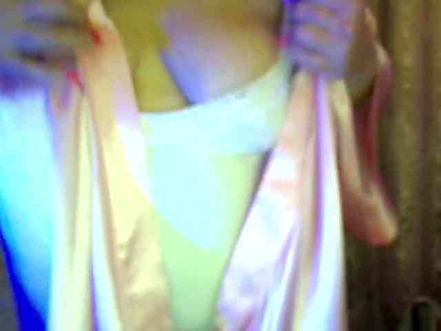 MiaGucci webcam