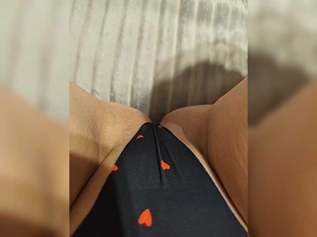 Kiskis-s's BongaCams show and profile