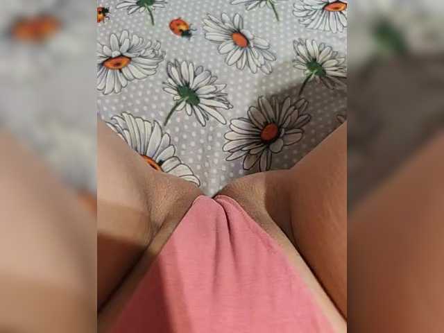 Kiskis-s's BongaCams show and profile