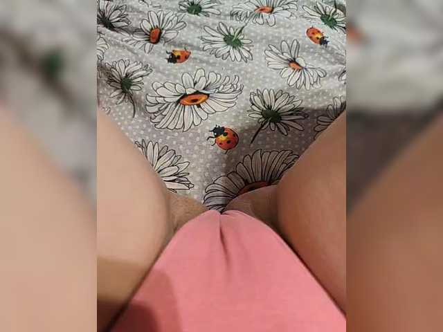 Kiskis-s's BongaCams show and profile