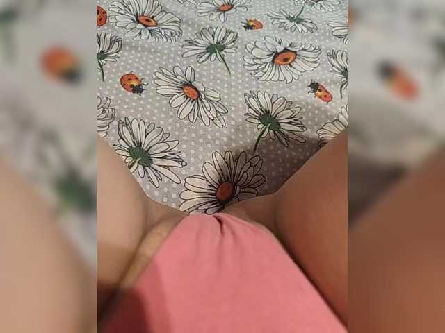 Kiskis-s's BongaCams show and profile