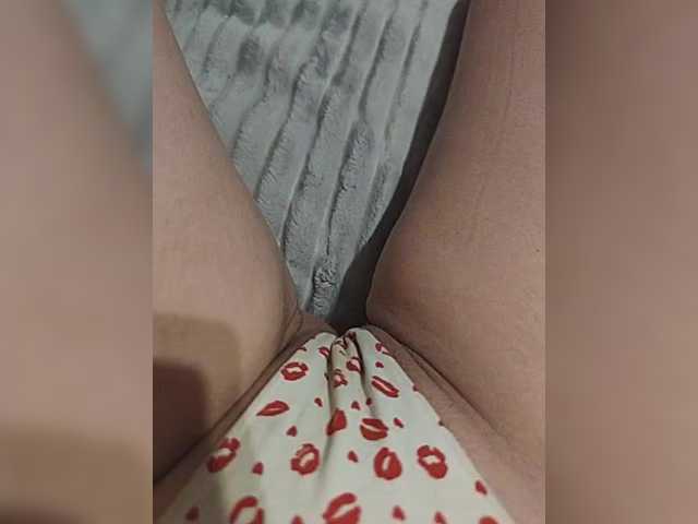 Kiskis-s's BongaCams show and profile