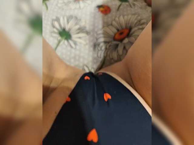 Kiskis-s's BongaCams show and profile