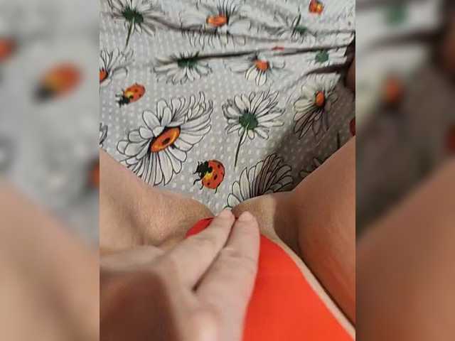 Kiskis-s's BongaCams show and profile