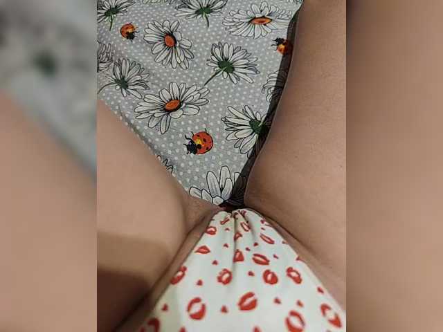 Kiskis-s's BongaCams show and profile