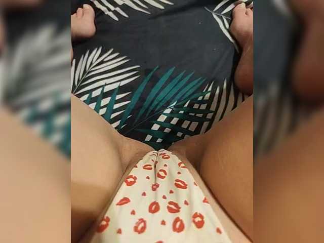 Kiskis-s's BongaCams show and profile