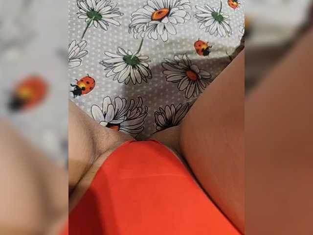 Kiskis-s's BongaCams show and profile