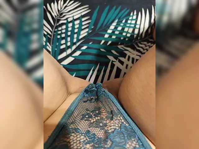 Kiskis-s's BongaCams show and profile