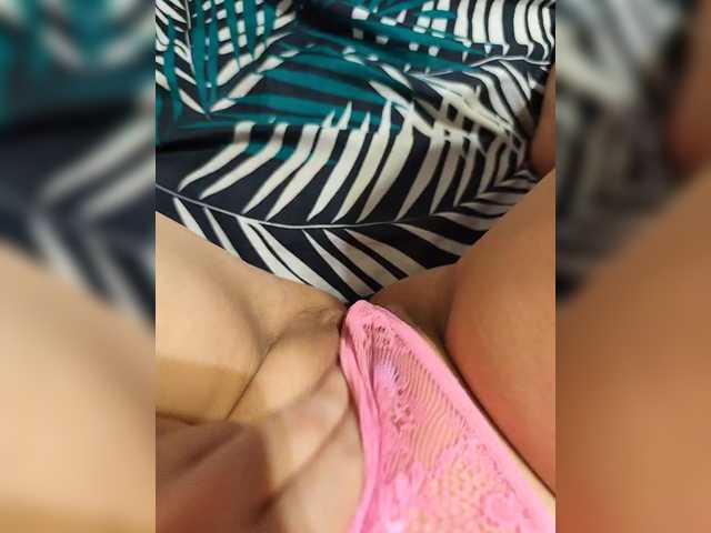 Kiskis-s's BongaCams show and profile