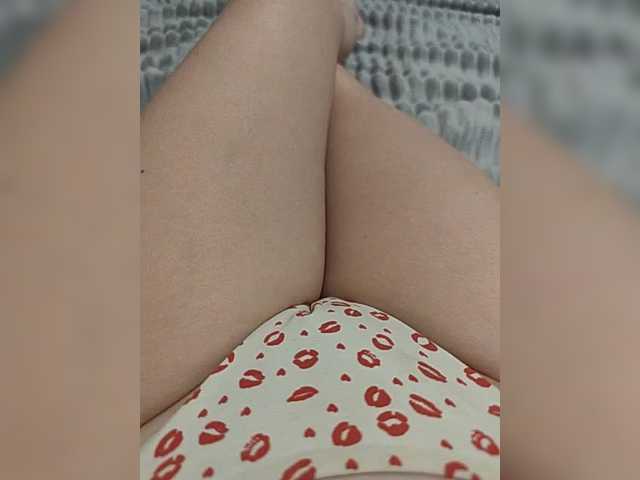 Kiskis-s's BongaCams show and profile