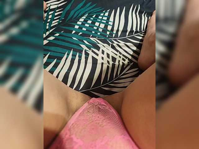 Kiskis-s's BongaCams show and profile