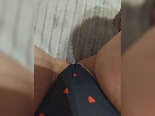 Kiskis-s's BongaCams show and profile