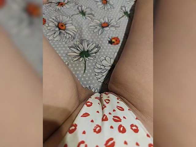 Kiskis-s's BongaCams show and profile