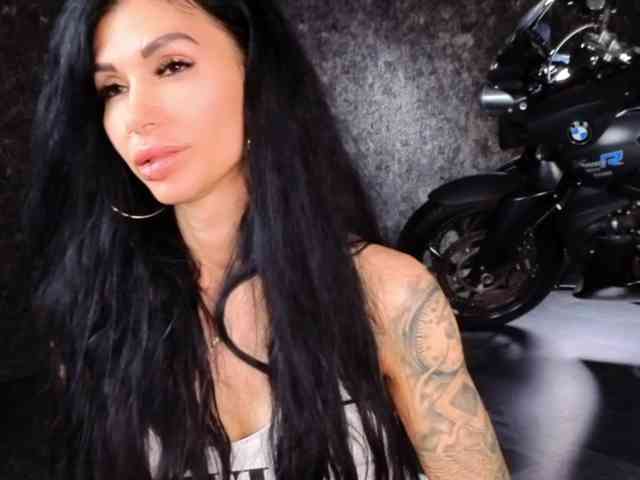 -BABAYAGA- Live Webcam on BongaCams