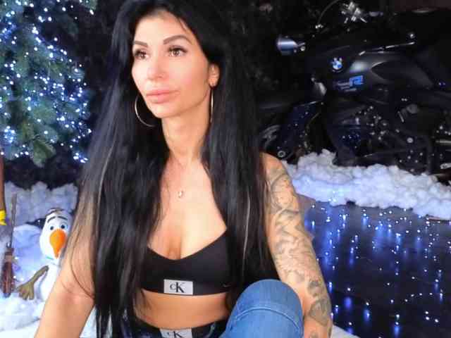 -BABAYAGA- Live Webcam on {site_name}