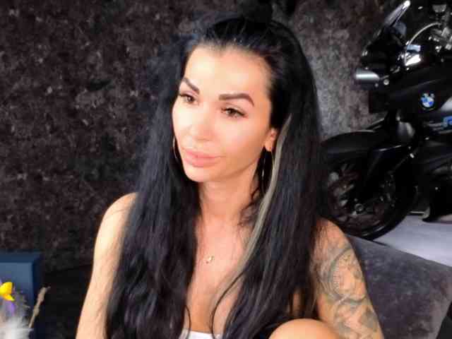 -BABAYAGA- Live Webcam on {site_name}