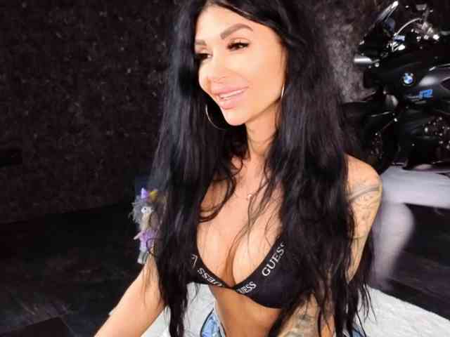 -BABAYAGA- Live Webcam on BongaCams
