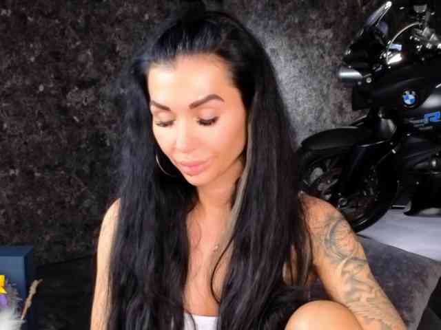 -BABAYAGA- Live Webcam on {site_name}