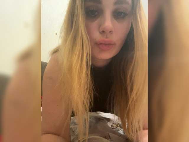 Milaniya96's BongaCams show and profile