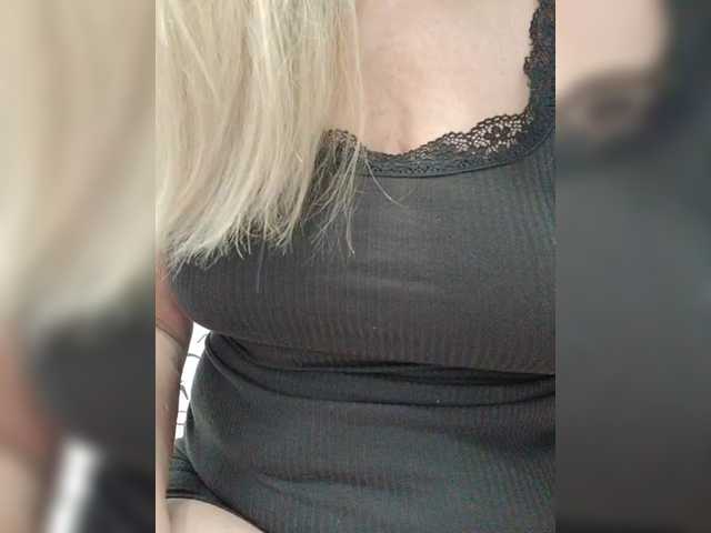 Tata42's BongaCams show and profile