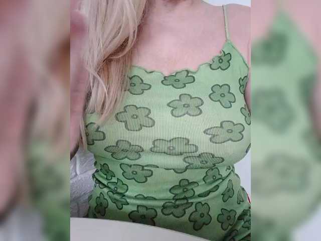 Tata42's BongaCams show and profile