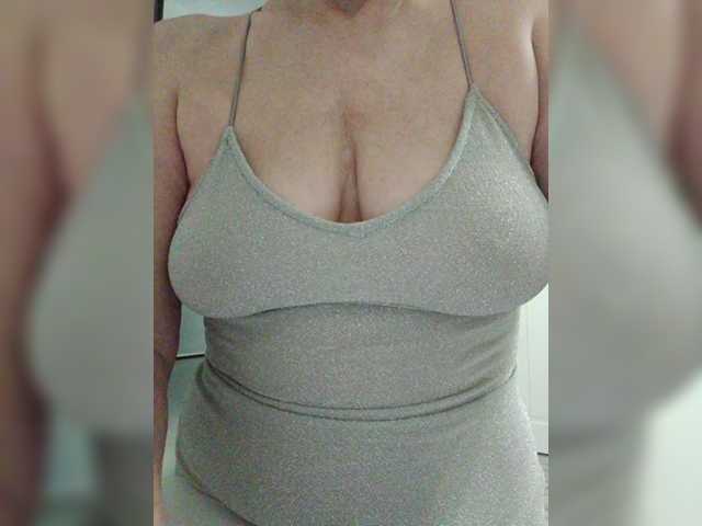 Tata42's BongaCams show and profile