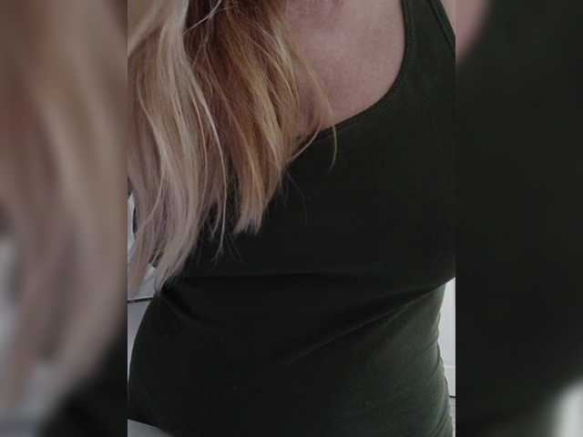 Tata42's BongaCams show and profile