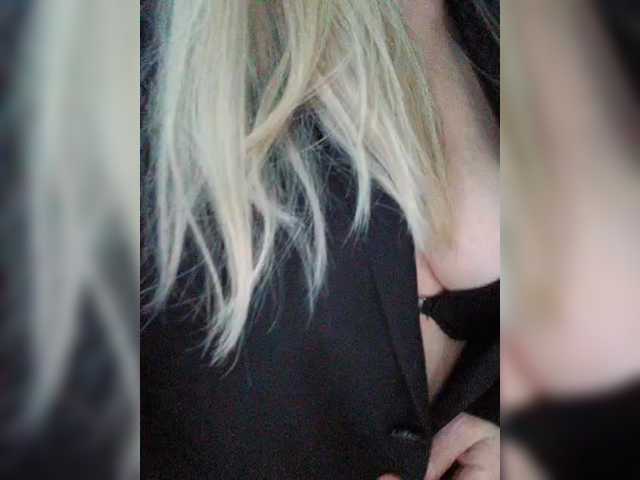 Tata42's BongaCams show and profile