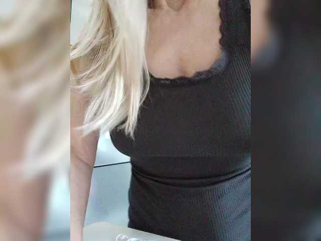 Tata42's BongaCams show and profile