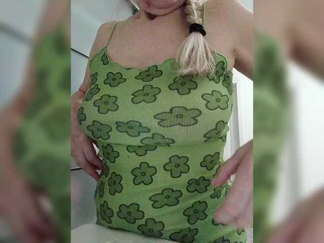 Tata42's BongaCams show and profile