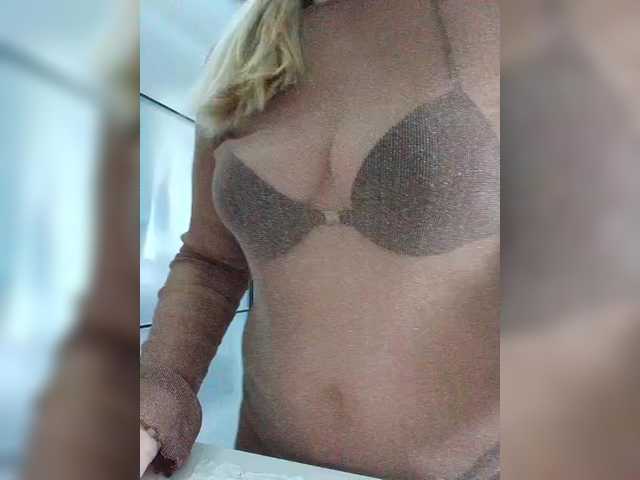 Tata42's BongaCams show and profile