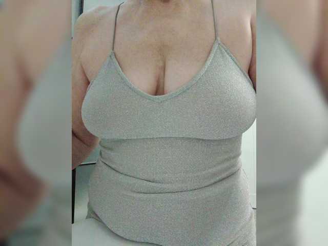 Tata42's BongaCams show and profile