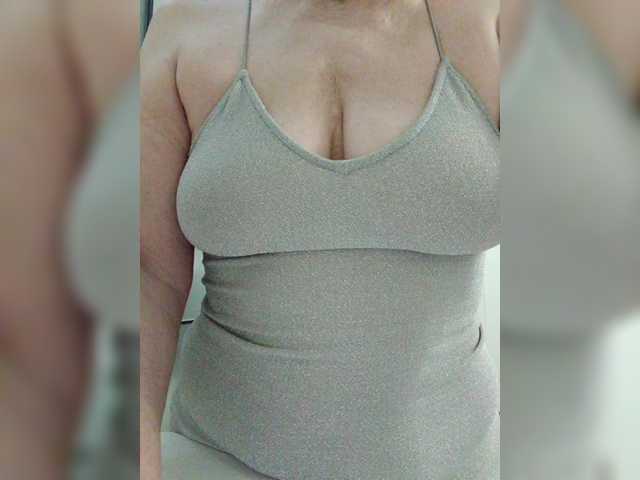 Tata42's BongaCams show and profile