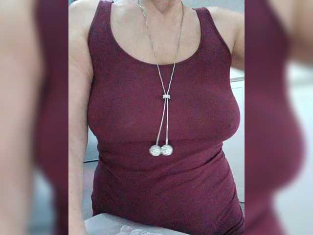 Tata42's BongaCams show and profile