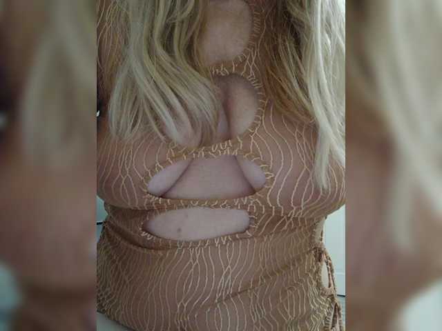 Tata42's BongaCams show and profile