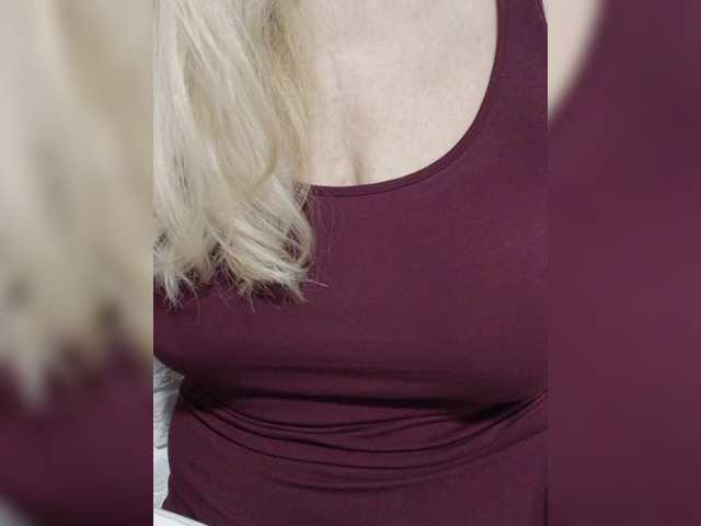 Tata42's BongaCams show and profile