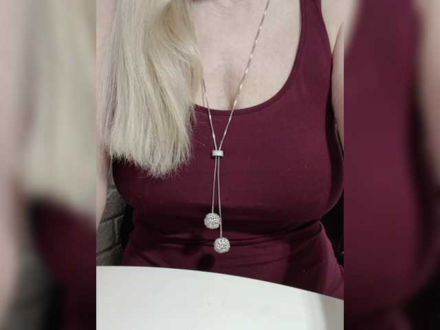 Tata42's BongaCams show and profile