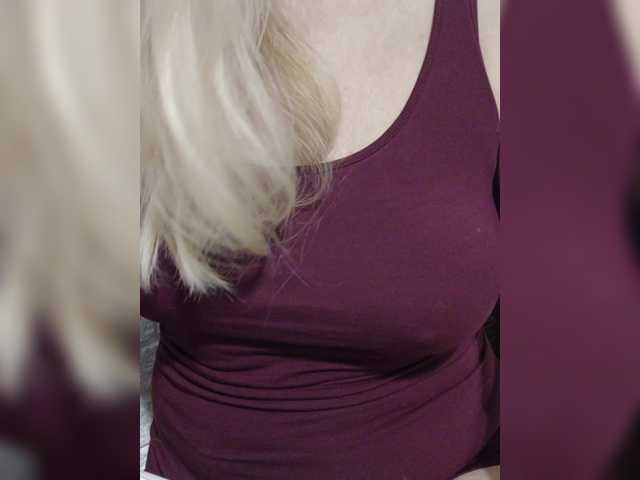 Tata42's BongaCams show and profile