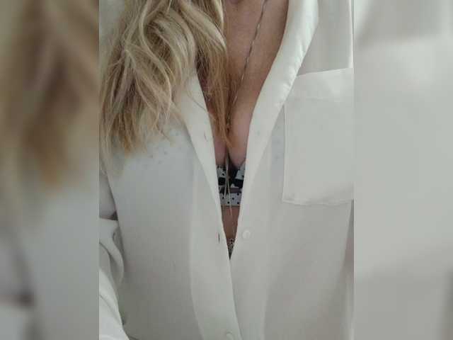 Tata42's BongaCams show and profile