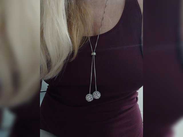 Tata42's BongaCams show and profile