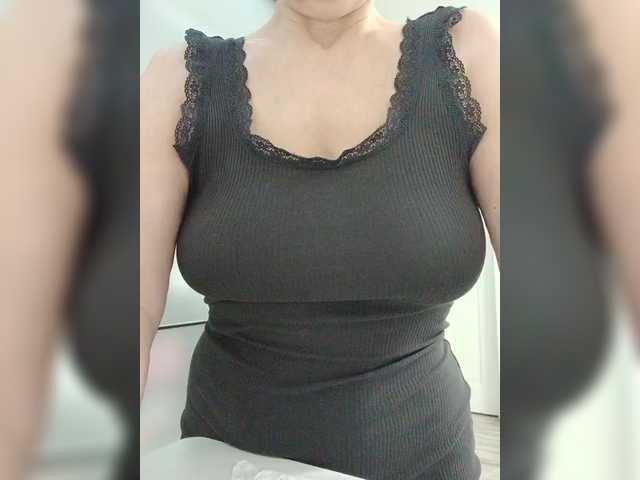 Tata42's BongaCams show and profile