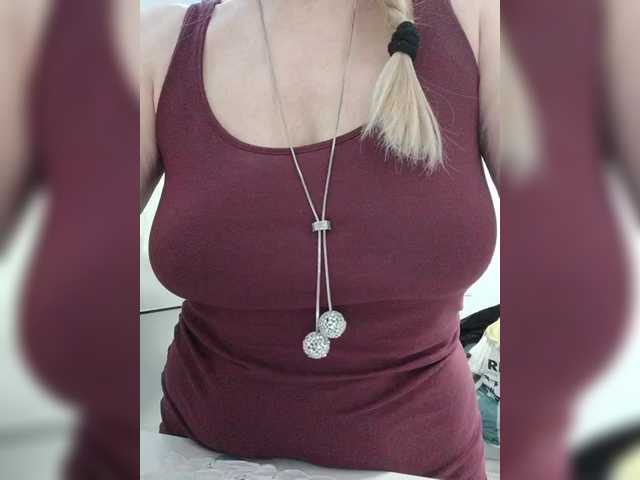 Tata42's BongaCams show and profile