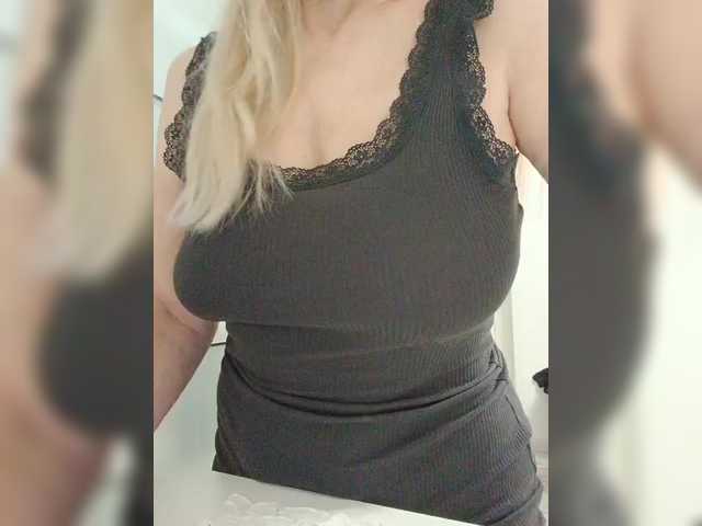 Tata42's BongaCams show and profile