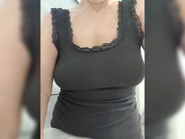 Tata42's BongaCams show and profile