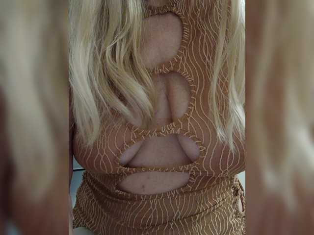 Tata42's BongaCams show and profile